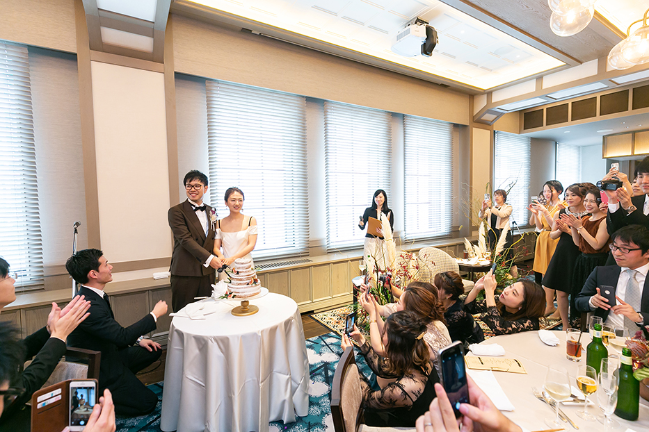 愛知県の名古屋市にあるコンダーハウスでの結婚式持ち込み撮影。ケーキカット