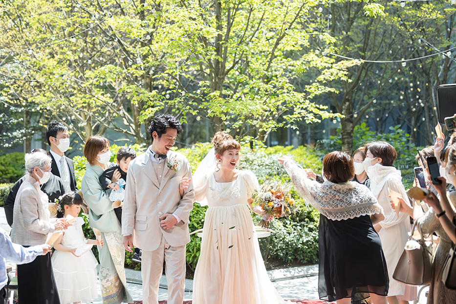 名古屋市のゲートハウス での結婚式持ち込み撮影。フラワーシャワー