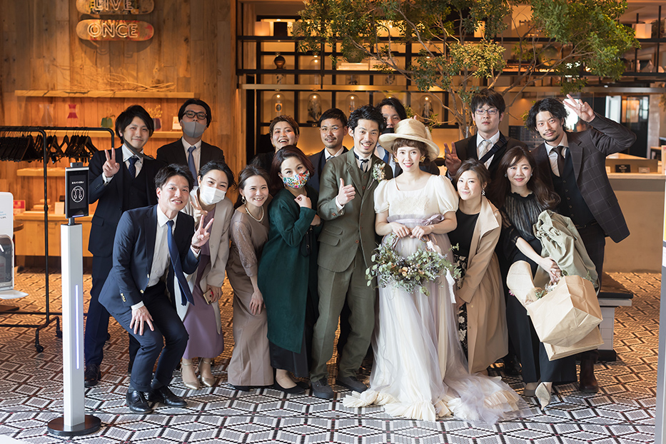 名古屋・Gatehouse（ゲートハウス ）での結婚式持ち込み撮影。友人たちと記念撮影
