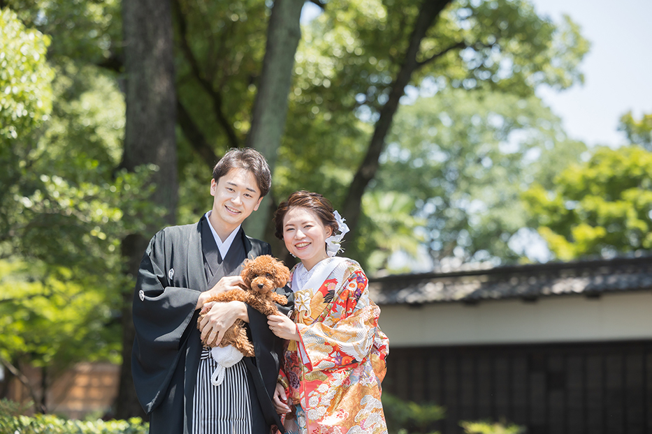 名古屋市の徳川園での和装前撮り。愛犬と一緒に撮影