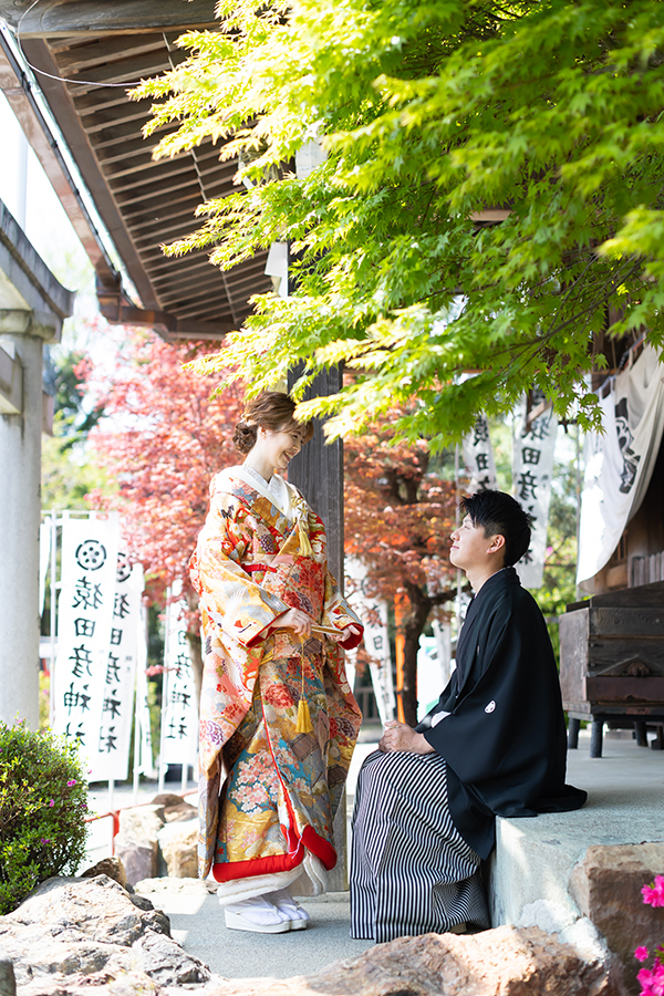 犬山城での和装前撮り・名古屋のスタジオでお支度を行い、犬山城へ。色打ち掛けで撮影
