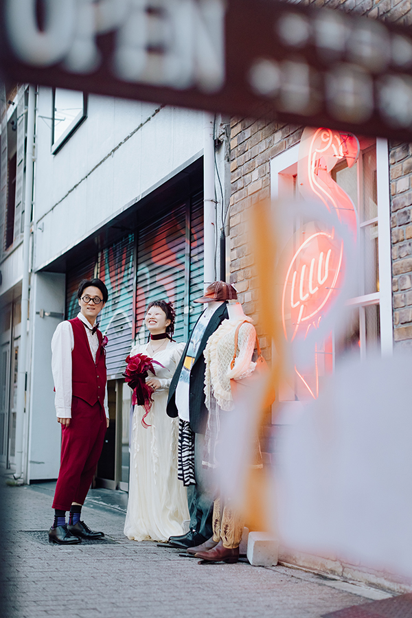 お二人が大好きな名古屋市・大須でドレス前撮り