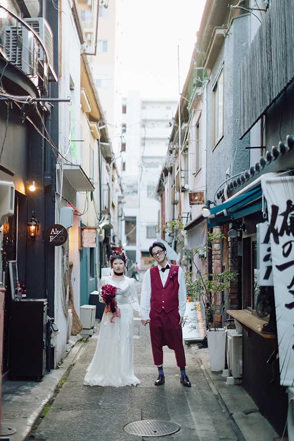 お二人が大好きな名古屋市・大須でドレス前撮り